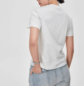 Camiseta de Manga Corta con Cuello Redondo para Mujer, de Algodón Gráfico en Blanco con Logotipo Personalizado, de Alta Calidad, Transpirable, Ajustada y Corta - Product Image 2