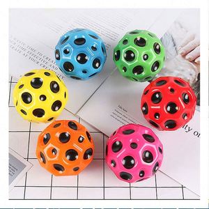 Petit jouet moelleux anti-stress en mousse PU, ballon de volley-ball, jouet sensoriel rond en forme d'animal à presser - Product Image 2