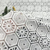 Tissu en dentelle crochet 100% polyester, motif chevrons géométrique hexagonal ajouré, blanc, pour chemin de table, rideau, robe bohème