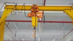 Grúa Pórtico Versátil para Taller con Cuatro Ruedas Giratorias para una Posicionamiento Flexible, Segura y Estable, Grúa Pórtico sin Rieles - Product Image 2