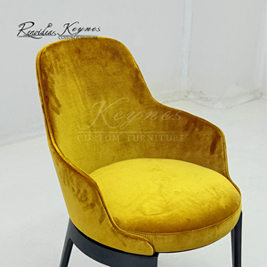 เก้าอี้ทานข้าวไม้เนื้อแข็ง Keynes Strong Manufacturing เก้าอี้ตกแต่งหุ้มกำมะหยี่สีเหลือง - Product Image 3