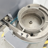 Machine de rivetage pneumatique à alimentation automatique pour chaussures isolées / chaussures anti-poussière et chaussures de sécurité