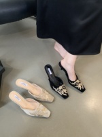 Chaussons rétro en daim à enfiler avec talons bas, bout carré, sandales brodées de fleurs, chaussures décontractées confortables pour femmes