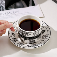 Tasses à thé anglaise de l'après-midi 220ml avec impression personnalisée en céramique blanche de luxe ensemble tasse et soucoupe