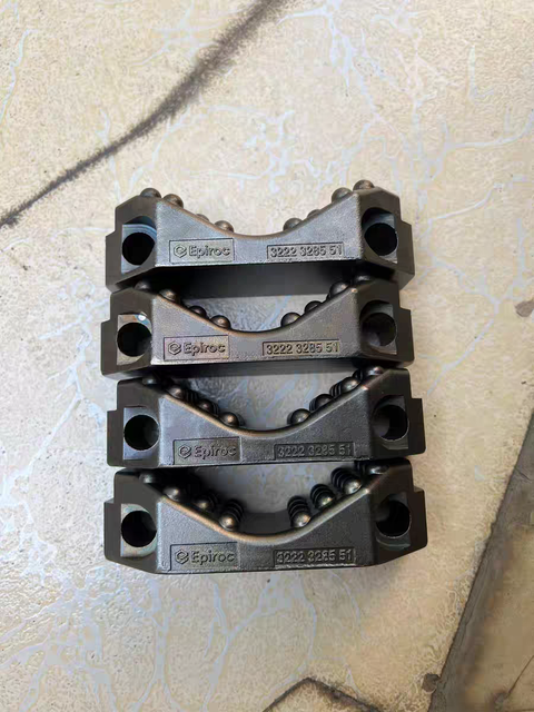 Factory Direct Price Machine Parts Epiroc Mining Machinery Parts Drilling Rig slip 3222328551