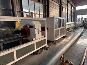 Le tuyau en plastique de PE et d'ABS faisant l'extrusion usinent les extrudeuses en plastique à haute efficacité - Product Image 4