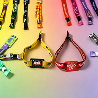 Bracelet RFID tissé avec code QR imprimé sur mesure, puce NFC 13,56 MHz pour événements