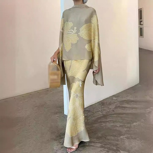 Nuovo Set Due Pezzi alla <span class=keywords><strong>Moda</strong></span> con Abito Lungo Stampato a Maniche Lunghe e Gonna Svasata per Donna Sehe Fashion - Product Image 5