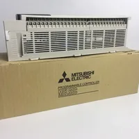 Controlador Lógico Programable (PLC) FX5U-64MT/ES con Ethernet Integrado, Alta Velocidad, 64 Puntos de E/S, Salida de Transistor, Alimentación CA, Advan