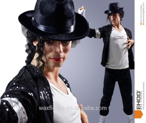 Famosa Estatua de Resina Tallada a Mano de Tamaño Real de Cantante Famosa Mundialmente, en Venta - Product Image 1