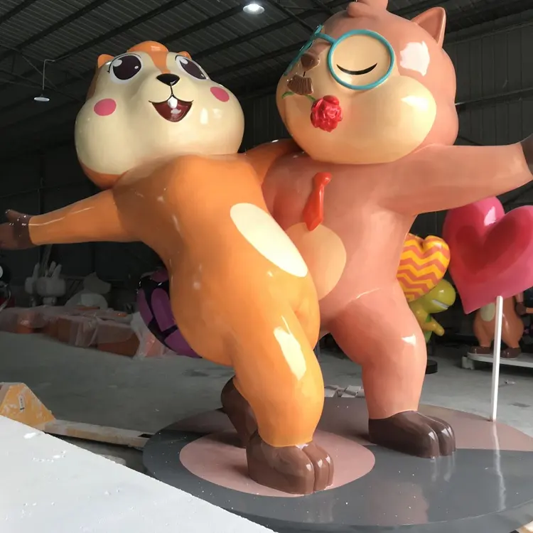 Fiberglass Squirrel Cartoon Action Figure Shopping Mall Restaurant Welcome Art Figurine Custom Resin Crafts Gifts Factory Hotel