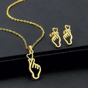 Europe et États-Unis Creux Palm Collier Boucles d'oreilles Set Gesture Love Collier