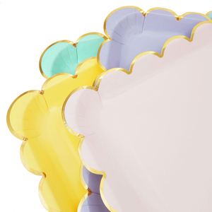 Assiettes carrées modernes de 9 pouces pour fêtes, en papier pastel scintillant avec bord festonné doré, vaisselle mignonne très vendue - Product Image 3
