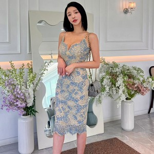 Robe moulante en dentelle style coréen 2026, bretelles spaghetti, col en V, élégante robe <span class=keywords><strong>de</strong></span> <span class=keywords><strong>cocktail</strong></span> - Product Image 4