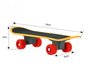 ペットスケートボードバードトレーニングスケートボードプラスチックステントスクラブスクータースケートボード小さなオウムペット鳥面白いS
