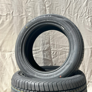 Neumáticos para Automóviles de Pasajeros 255/60R19 - Product Image 3