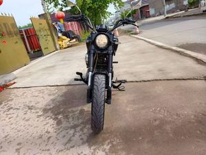 Motocicleta Cruiser V-Twin de 250cc Usada de Alta Calidad - Longjia V-BOB - Motocicleta Chopper Retro con Bajo Kilometraje de 10,000km - Product Image 2