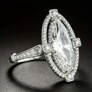 Anello Traforato Marquise per Donne, Elegante Gioiello da Dito in Stile Vintage - Product Image 3