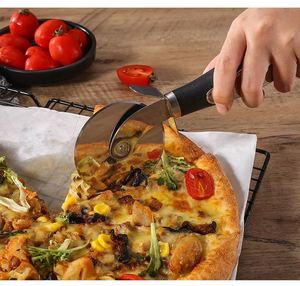 Coupe-pizza en acier inoxydable avec poignée antidérapante et lame tranchante - Product Image 2