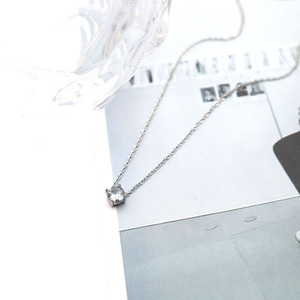 European And American Style Minimalist 18k Gold Clavicle Chain Stainless Steel Round Zircon Necklace For Women Gift - Product Image 3