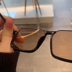 Gafas de Sol de Moda para Mujer, Montura Cuadrada Extra Grande, para Todo Tipo de Rostro, Logotipo Personalizado, Monturas Metálicas, UV400, Gafas de Diseñador Unisex - Product Image 2