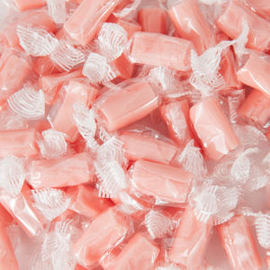 Bonbons gélifiés fruités à la saveur de fraise moelleux en gros dans un sac avec des options multicolores et un emballage personnalisable - Product Image 1