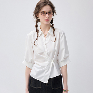 VEGA CHANG Blouse blanche à taille torsadée boutonnée pour femme avec col et manches courtes, haut ajusté décontracté, vente en gros - Product Image 1