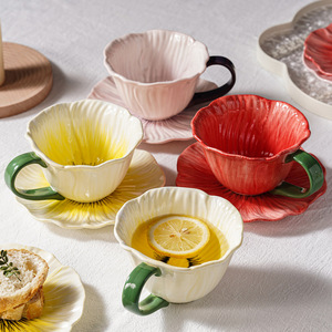 Juego de Taza y Platillo de Cerámica Pintados a Mano para Té de Flores, Tazas de Café Creativas - Product Image 1