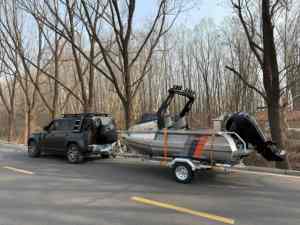 Nuevo Diseño de Bote de Pesca de Aluminio de 4.7m con Motor Fuera de Borda de 200HP, Yate de Alta Velocidad para Navegación Fluvial - Product Image 6