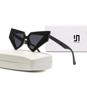 แว่นกันแดดทรงแคทอายแบบยูนิเซ็กส์สไตล์ยุโรปอเมริกัน กรอบพลาสติกสีดำ ป้องกันรังสียูวี 400 รุ่นที่ 3 เลนส์พีซี - Product Image 3