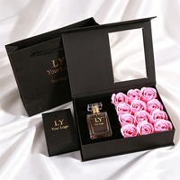Boîte en papier rigide personnalisée de luxe Soy avec couvercle magnétique, doublure en éponge, revêtement UV et gaufrage pour parfums et cosmétiques haut de gamme
