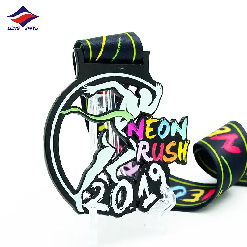 Longzhiyu 15 Years Maker Custom 3D Esmalte Medalha Escavar Medalhas Meia Maratona Finalizador Medalhão Maior Qualidade Menor Preço