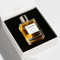 Botella de perfume cuadrada de 50ml con caja Botella de vidrio con etiqueta de metal y tapa de aleación de zinc Botella de perfume de vidrio lujosa 50ml
