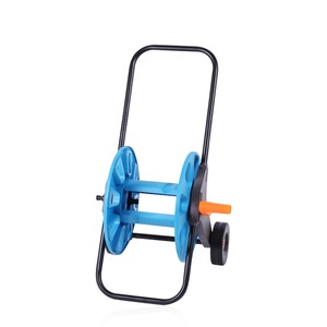 Nouveau grand tuyau d'eau à roues outils de jardin de voiture rouleau de tuyau d'enroulement de jardin avec <span class=keywords><strong>technique</strong></span> de pulvérisation - Product Image 2