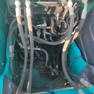 Mini pelle sur chenilles Kobelco SK130SR 13 tonnes avec pompe moteur et moteur utilisée au Japon à vendre - Product Image 4