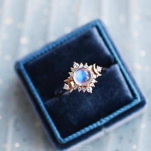 Anillo de cóctel Luna Moonstone para mujer, piedra redonda natural con engaste pavé, joyería de compromiso de moda Q044 - Product Image 4