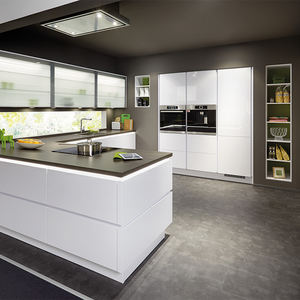 Gabinetes <span class=keywords><strong>de</strong></span> Cocina <span class=keywords><strong>de</strong></span> Lujo en Laca Blanca Mate, <span class=keywords><strong>Puertas</strong></span> sin Tiradores con Sistema Push-to-Open, Diseño Moderno y Minimalista Personalizado para Proyectos <span class=keywords><strong>de</strong></span> Villas - Product Image 6