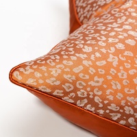 Taies d'oreiller carrées de concepteur de housse de coussin Jacquard de motif animal orange pour la décoration spéciale de la maison 18 X18 20X20