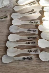 Cuillère à Caviar en Nacre Naturelle 7-9 cm avec Logo Personnalisé Exquis pour Café et Crème Glacée – Offre Spéciale - Product Image 3