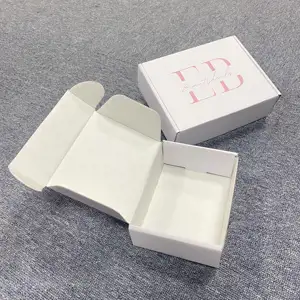 Scatole di cartone ondulato bianco 6x4x3 con logo personalizzato