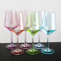 Lot de Verres à Vin en Cristal Angulaire Multicolore Pastel avec Logo Personnalisé pour Mariages, Restaurants et Fêtes – Vente en Gros de Verres à Pied