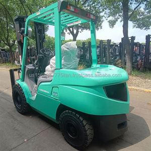Montacargas Mitsubishi FD35 de 3 Toneladas, 4.5 Metros, Tres Mástiles, Diésel, 4x4, Operación con Asiento - Product Image 2