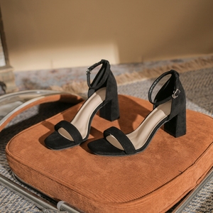 New Elegant Evergreen Sexy Women's Wedding Shoes Brides 2026 Ankle Strap <b>Closed</b> <b>Toe</b> Stiletto <b>Heel</b> Anti-Slip Genuine Leather Bead - Product Image 3