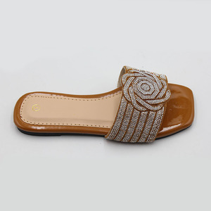 Nuovi Sandali Estivi Piatti da Donna, Comodi e Carini, Ciabatte Casual con Strass, Fiori e Gocce d'Acqua - Product Image 4