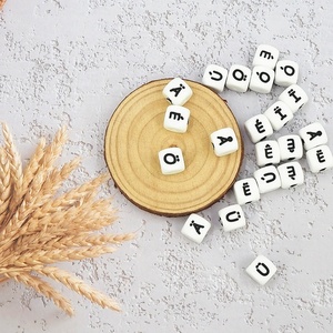 Haute qualité sans BPA Silicone Alphabet perles 12mm carré <span class=keywords><strong>Cube</strong></span> blanc anglais lettre perles en vrac perles de dentition pour bricolage - Product Image 4