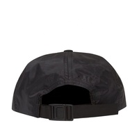 Casquette de baseball à bord plat non structurée à 5 panneaux personnalisée Casquette en nylon avec motif de feuille de broderie Caractéristique commune du tissu