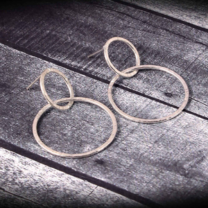 Pendientes Colgantes de Doble Aro Entrelazado Estilo Art Nouveau, Hechos a Mano, de Alta Calidad, Hermosos, Plateados, Finos, Modelo 2025 - Product Image 2