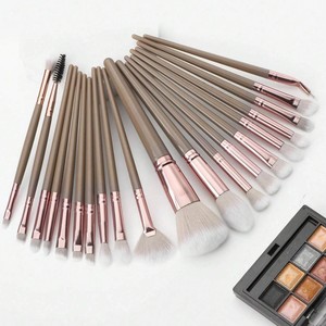 El Set <span class=keywords><strong>de</strong></span> <span class=keywords><strong>Brochas</strong></span> <span class=keywords><strong>de</strong></span> <span class=keywords><strong>Maquillaje</strong></span> Marrón <span class=keywords><strong>de</strong></span> 20 Piezas Más Vendido <span class=keywords><strong>en</strong></span> el Mercado Extranjero - <span class=keywords><strong>Brochas</strong></span> <span class=keywords><strong>en</strong></span> Forma <span class=keywords><strong>de</strong></span> Abanico, Herramientas <span class=keywords><strong>de</strong></span> Belleza Multifuncionales - Product Image 2