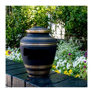 Urne funéraire en laiton noir, décorative et accrocheuse, taille standard, remarquable pour les cendres humaines - Product Image 5