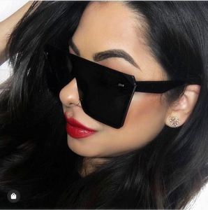 Lunettes de soleil carrées vintage UV400 colorées à monture large et verre monobloc pour femmes, avec logo personnalisé – Nouveautés - Product Image 2